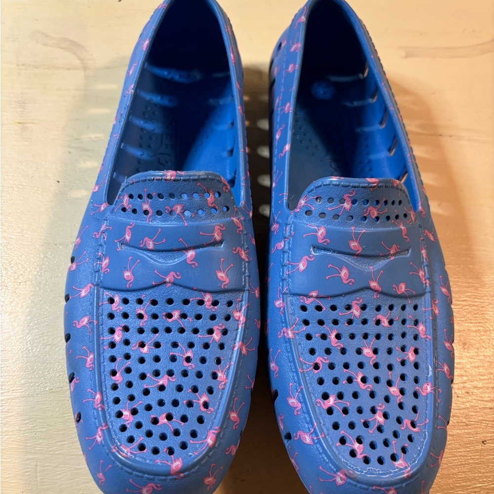 Stylish Blue Moccasins with Flamingo Design W8